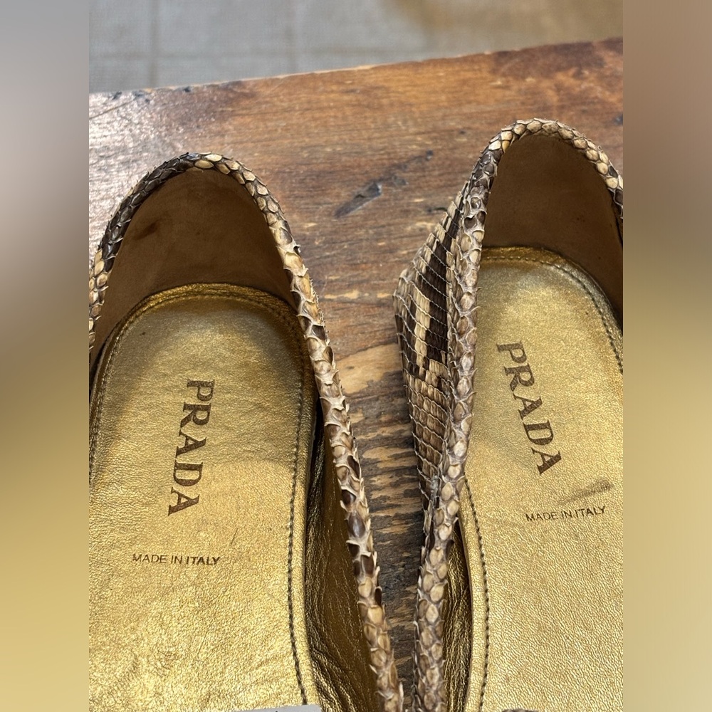 Prada Python Loafers Snakeskin Bow Gold Logo - Picture 2 of 12